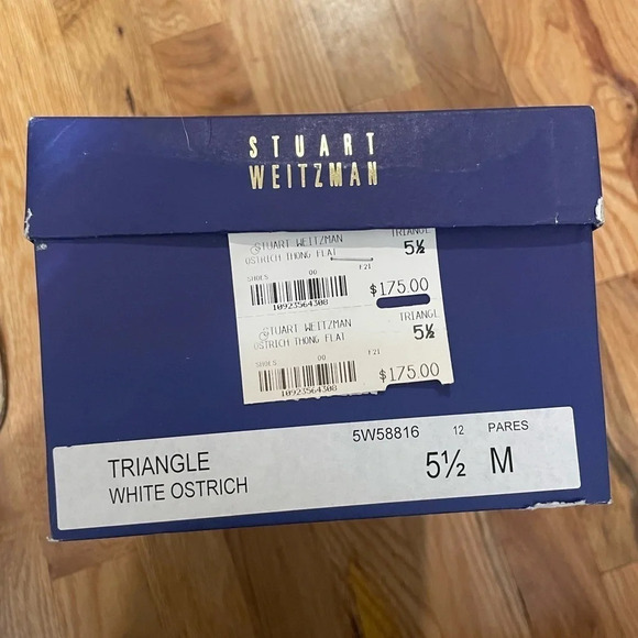 Stuart Weitzman Triangle White Ostrich Leather thong flat Sandals size 5.5 - Picture 7 of 7